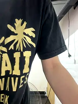 Snapshot of Babylovetiernax chatting on 12-04-25, 04:22 Babylovetiernax online show from 12-04-25, 04:22