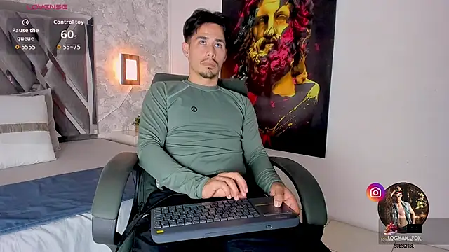 loghan fox online show from 10-14-25, 03:40