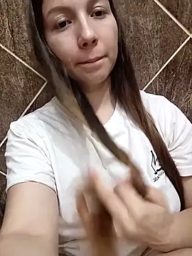 Arianna Moss online show from 10-28-25, 03:43