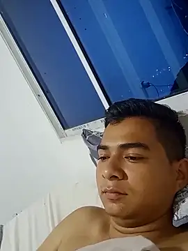 Snapshot of DeivanR_6 chatting on 10-25-25, 04:42 DeivanR 6 online show from 10-25-25, 04:42