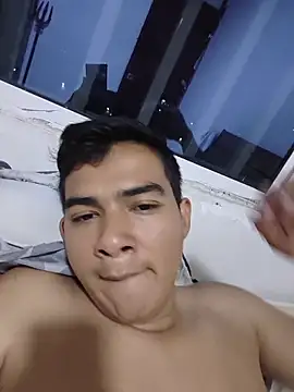 Snapshot of DeivanR_6 chatting on 11-06-25, 12:44 DeivanR 6 online show from 11-06-25, 12:44