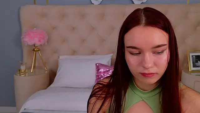 NoraHaynes online show from 10-03-25, 03:03