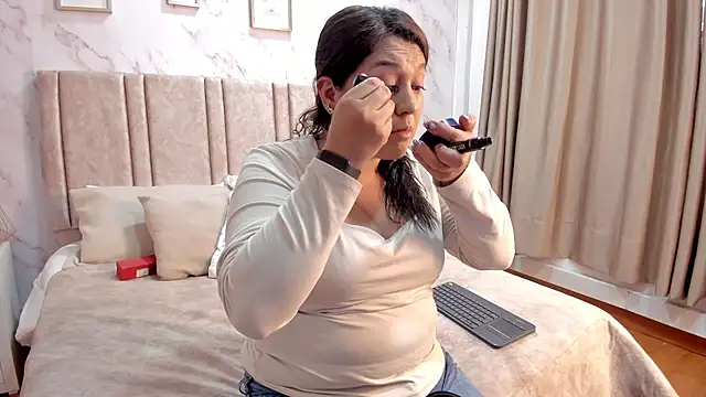 Paula And online show from 10-23-25, 07:56