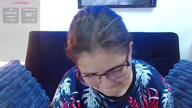 Snapshot of Linda_banks_ chatting on 09-11-25, 01:39 Linda banks online show from 09-11-25, 01:39