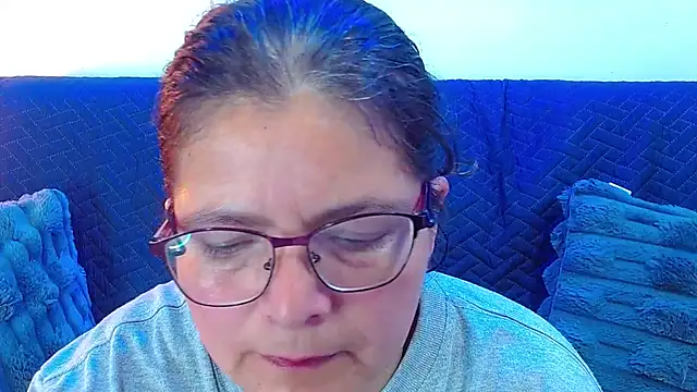 Snapshot of Linda_banks_ chatting on 09-18-25, 01:18 Linda banks online show from 09-18-25, 01:18