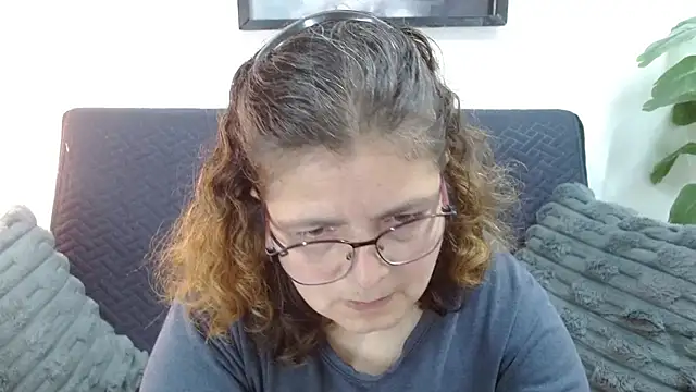 Snapshot of Linda_banks_ chatting on 09-21-25, 01:18 Linda banks online show from 09-21-25, 01:18