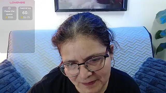 Snapshot of Linda_banks_ chatting on 10-10-25, 01:37 Linda banks online show from 10-10-25, 01:37