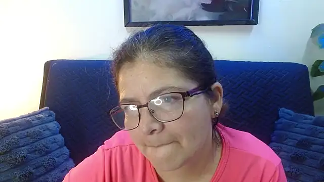 Snapshot of Linda_banks_ chatting on 10-17-25, 01:31 Linda banks online show from 10-17-25, 01:31