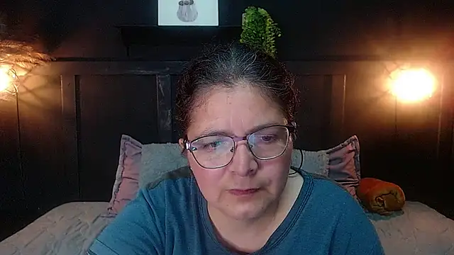 Snapshot of Linda_banks_ chatting on 11-21-25, 11:47 Linda banks online show from 11-21-25, 11:47