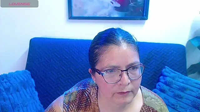 Snapshot of Linda_banks_ chatting on 12-19-25, 01:45 Linda banks online show from 12-19-25, 01:45