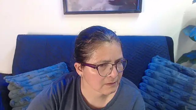 Snapshot of Linda_banks_ chatting on 12-21-25, 01:57 Linda banks online show from 12-21-25, 01:57