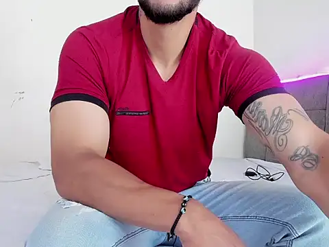 Snapshot of Edy_coltt chatting on 09-09-25, 01:32 Edy coltt online show from 09-09-25, 01:32