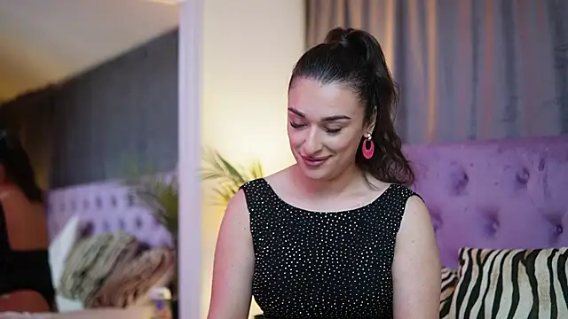 EmmaDallas online show from 11-19-25, 08:42