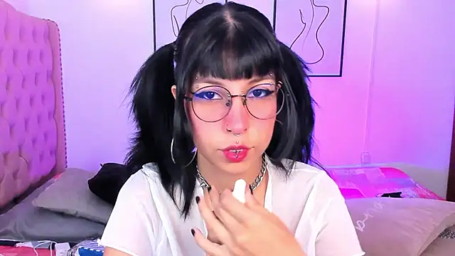 Snapshot of Rose_72 chatting on 10-06-25, 07:22 Rose 72 online show from 10-06-25, 07:22