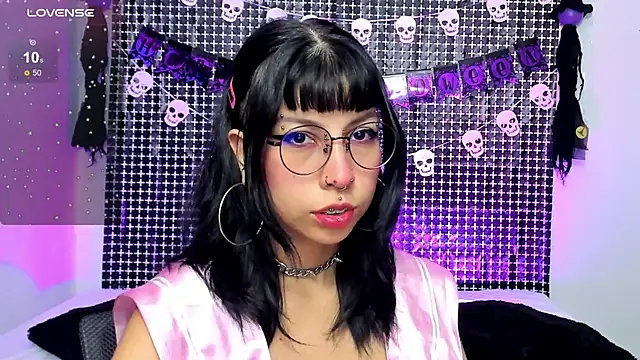 Snapshot of Rose_72 chatting on 10-22-25, 08:08 Rose 72 online show from 10-22-25, 08:08