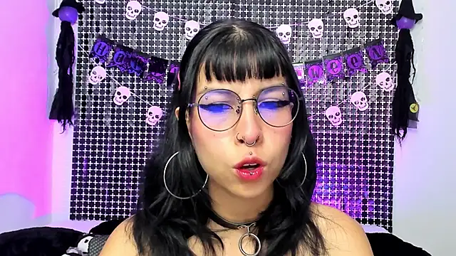 Snapshot of Rose_72 chatting on 10-24-25, 09:00 Rose 72 online show from 10-24-25, 09:00