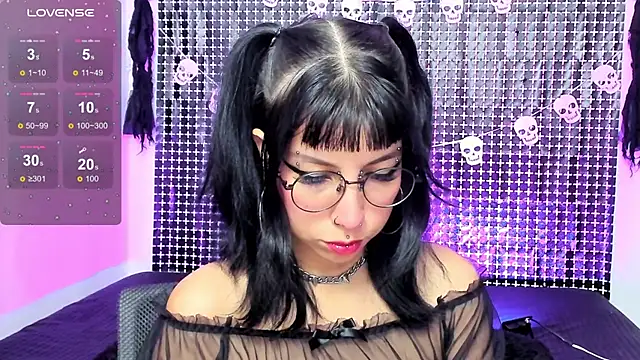 Snapshot of Rose_72 chatting on 11-06-25, 08:21 Rose 72 online show from 11-06-25, 08:21