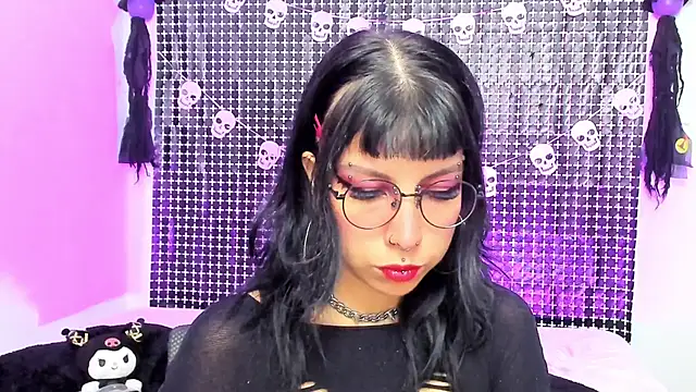 Snapshot of Rose_72 chatting on 11-13-25, 06:51 Rose 72 online show from 11-13-25, 06:51