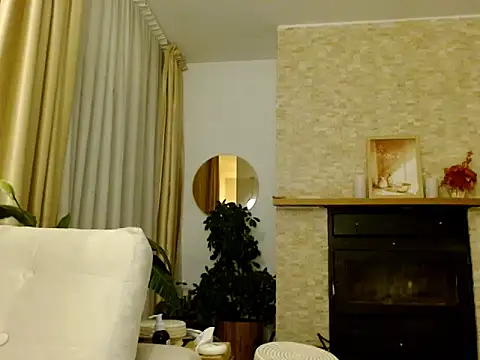 Snapshot of EliseBliss69 chatting on 10-27-25, 09:08 EliseBliss69 online show from 10-27-25, 09:08