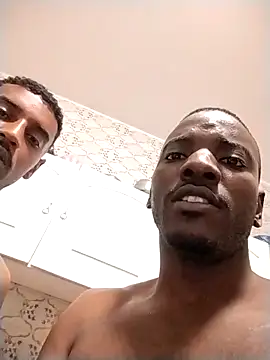 Snapshot of Lgtob chatting on 10-11-25, 05:17 Lgtob online show from 10-11-25, 05:17