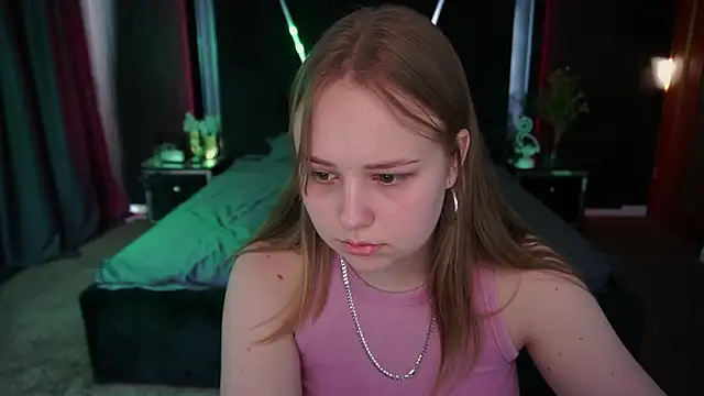 CrystallPaws online show from 09-22-25, 01:46