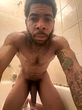 Snapshot of 1mistaGoodWood chatting on 11-25-25, 11:32 1mistaGoodWood online show from 11-25-25, 11:32