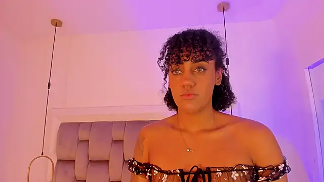 Snapshot of OnlyGia chatting on 01-08-26, 08:44 OnlyGia online show from 01-08-26, 08:44