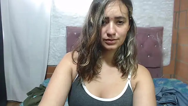 annie clark2 online show from 12-21-25, 09:22