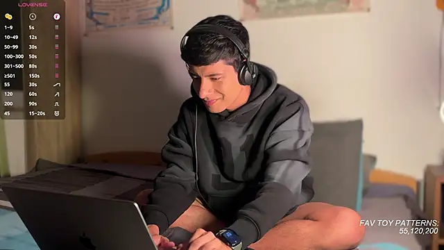 Snapshot of jim_dj chatting on 07-19-26, 08:45 jim dj online show from 07-19-26, 08:45