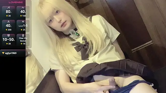 Snapshot of Mia032 chatting on 03-06-26, 06:10 Mia032 online show from 03-06-26, 06:10