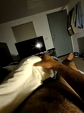 Snapshot of ganduno1 chatting on 10-14-25, 10:32 ganduno1 online show from 10-14-25, 10:32