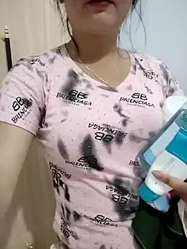 Snapshot of asian_2k chatting on 10-26-25, 11:49 asian 2k online show from 10-26-25, 11:49