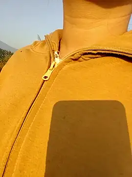 Snapshot of asian_2k chatting on 11-25-25, 12:32 asian 2k online show from 11-25-25, 12:32