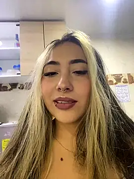  ManuVeelez online show from 09-09-25, 02:55