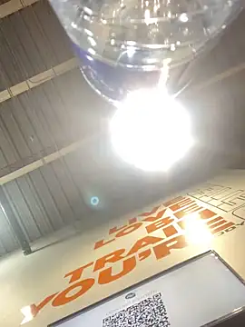  ManuVeelez online show from 09-12-25, 12:11