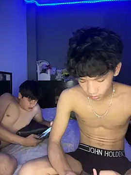 Snapshot of Kailertwink chatting on 06-10-26, 09:14 Kailertwink online show from 06-10-26, 09:14