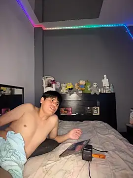 Snapshot of Kailertwink chatting on 06-11-26, 04:38 Kailertwink online show from 06-11-26, 04:38