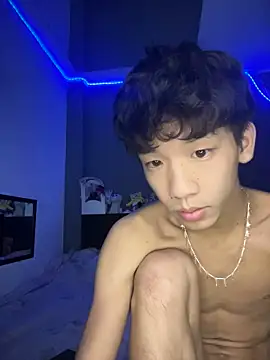 Snapshot of Kailertwink chatting on 06-16-26, 03:25 Kailertwink online show from 06-16-26, 03:25
