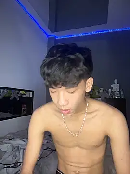 Snapshot of Kailertwink chatting on 06-18-26, 02:43 Kailertwink online show from 06-18-26, 02:43