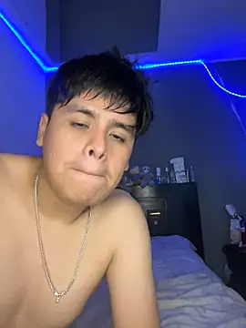 Snapshot of Kailertwink chatting on 06-29-26, 04:41 Kailertwink online show from 06-29-26, 04:41