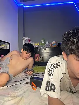 Snapshot of Kailertwink chatting on 07-24-26, 03:37 Kailertwink online show from 07-24-26, 03:37