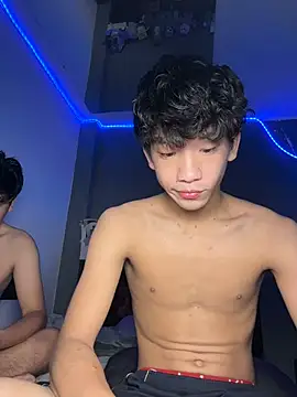 Snapshot of Kailertwink chatting on 07-24-26, 06:17 Kailertwink online show from 07-24-26, 06:17