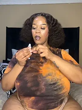 THICKBUNNYCHICKxxx online show from 04-23-26, 08:44