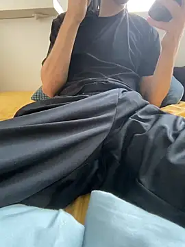 Snapshot of greggts chatting on 12-18-25, 11:05 greggts online show from 12-18-25, 11:05