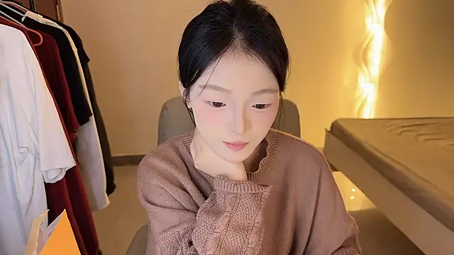 Snapshot of Robin-o3 chatting on 10-12-25, 08:52 Robin-o3 online show from 10-12-25, 08:52