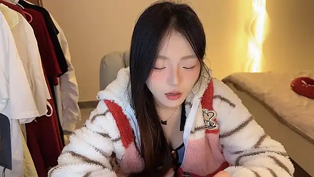 Snapshot of Robin-o3 chatting on 10-18-25, 04:41 Robin-o3 online show from 10-18-25, 04:41