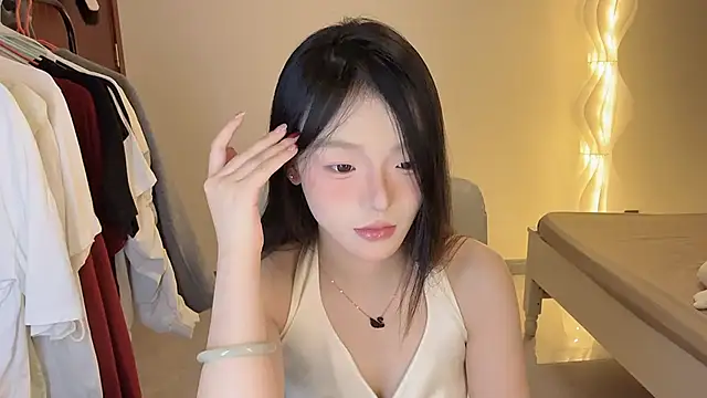 Snapshot of Robin-o3 chatting on 10-31-25, 03:46 Robin-o3 online show from 10-31-25, 03:46