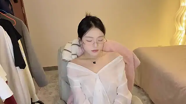 Snapshot of Robin-o3 chatting on 12-04-25, 04:38 Robin-o3 online show from 12-04-25, 04:38