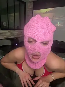 zoeypink online show from 09-24-25, 06:00