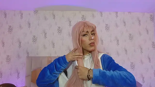 Snapshot of kaisage_tay chatting on 10-14-25, 01:12 kaisage tay online show from 10-14-25, 01:12